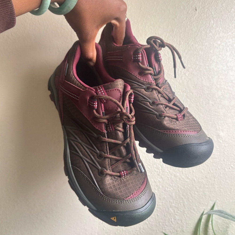 KEEN SHOES